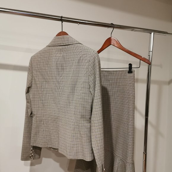 FRANCO MIRABELLI ladies 2 pce skirt suit - Picture 9 of 12